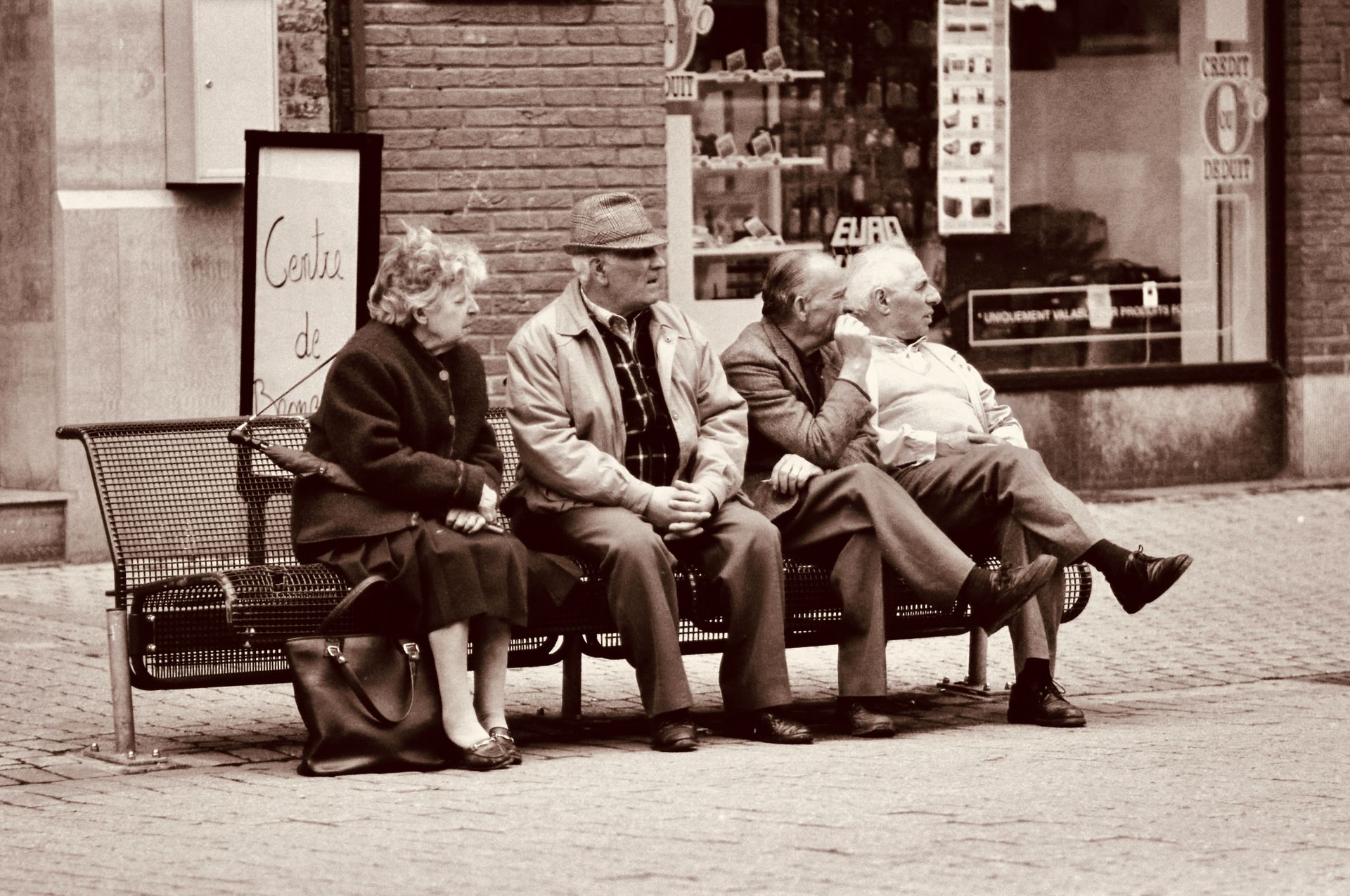 diferencias-entre-un-centro-de-dia-y-una-residencia